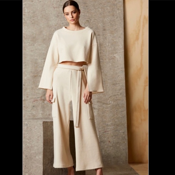 NWT Choosy Elsa Cream Ribbed Boxy Cropped Sweater Slit Bell Sleeves SZ XS - Picture 1 of 2